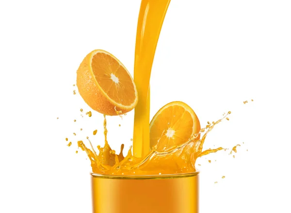 在白色背景上孤立的橙汁玻璃橙片滴 — 图库照片