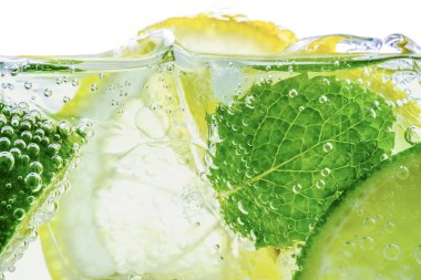 Maden maden suyu, meyve suyu içecek limon düşüş