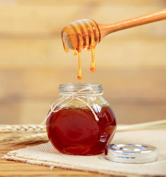 Honey Honey Comb Wooden Stick — Stock Photo, Image