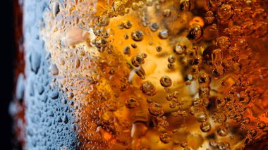 Gazoz köpüklü köpüklü buzlu su.