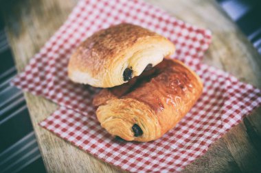 Acı au chocolat, Fransız çikolatalı ekmeği, gelenek, yakın plan taze çikolatalı ekmek.