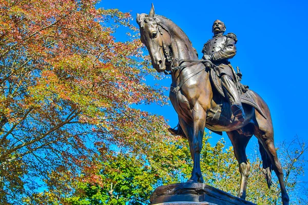 Milford, Massachusetts / Usa - 26 september 2019: Generaal William F. Draper Standbeeld — Stockfoto
