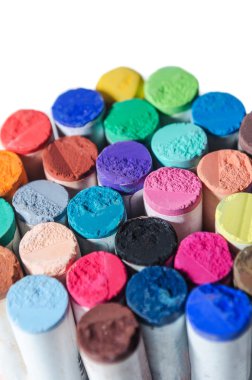 renkli pastel izole üzerinde beyaz arka plan tebeşirler