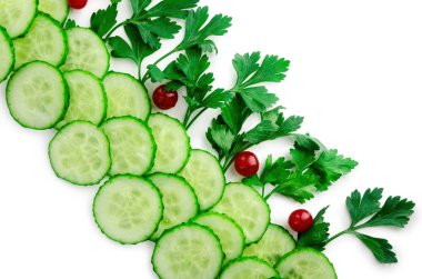 Salatalık dilimleri çerçeve izole