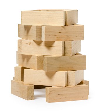 Beyaz Ahşap yapı tuğla üzerinde izole