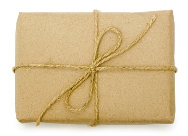 Kraft kağıt hediye kaydırılmasını sicim ile sarılmış