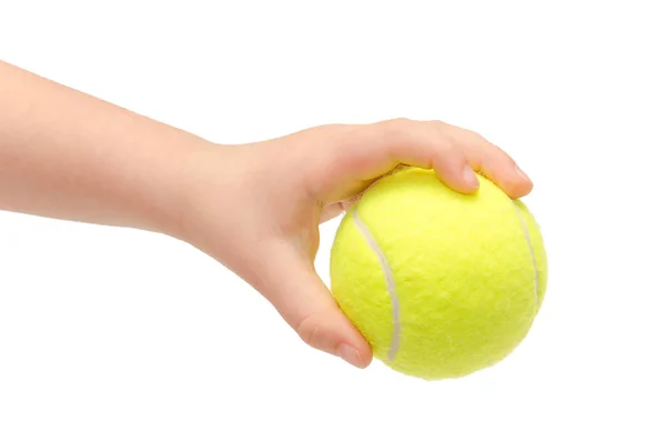 Hand eines kleinen Kindes mit Tennisball. — Stockfoto