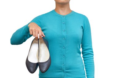 Elleri yerinde olan kız. Beyaz arka plan üzerinde izole