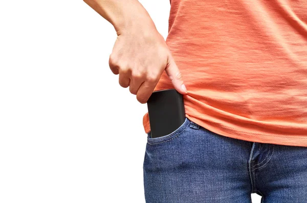 Kot bir cebinde cep telefonu. Beyaz arka plan üzerinde izole