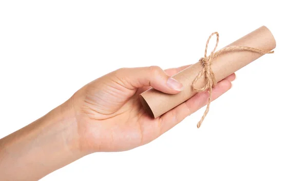 Kraftpapier schuiven in de hand geïsoleerd op witte achtergrond — Stockfoto