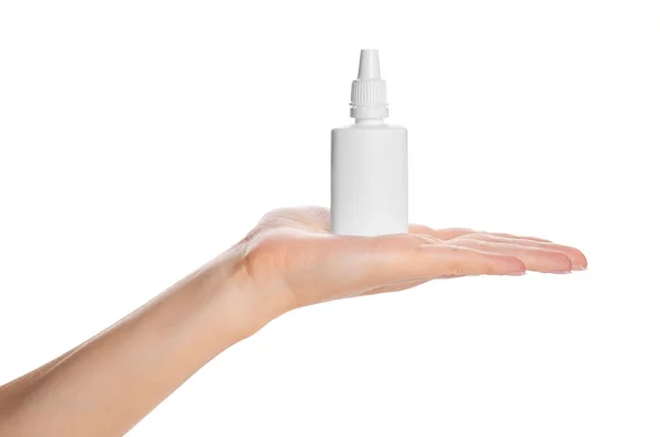 Spray nasal médico na mão isolado em fundo branco — Fotografia de Stock