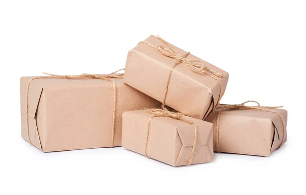 Eco caixa de presente de papel kraft isolado no fundo branco — Fotografia de Stock