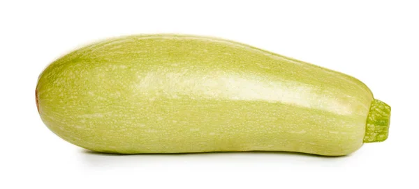 白い背景に分離された緑の新鮮な有機ズッキーニ — ストック写真