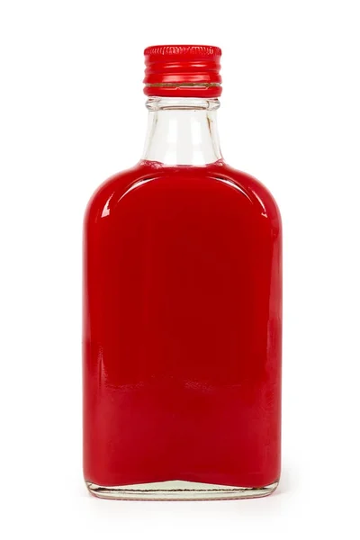Bouteille en verre avec teinture rouge isolée sur fond blanc. Problème d'alcool — Photo