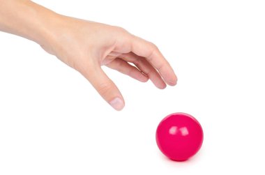 pinpon topu elinde beyaz arka plan üzerinde izole