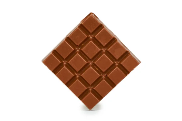 Barra de chocolate caseira com nozes inteiras. Isolado sobre fundo branco — Fotografia de Stock