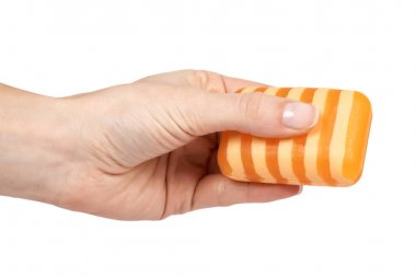 Turuncu uçmak bar el elimden alındı. Beyaz arka plan üzerinde izole