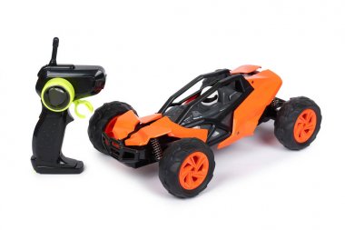 RC model ralli, yol arabası uzaktan kumanda ile kapalı. Beyaz arka plan üzerinde neşe ve eğlence spor izole