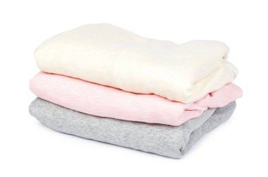 Beyaz arka plan üzerinde izole foldet bez yığını 