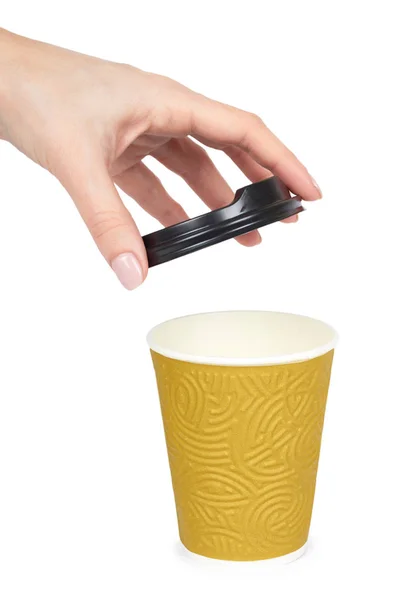 Візьміть каву в термо чашку з рукою. Ізольовані на білому тлі. Одноразовий контейнер, гарячий напій — стокове фото