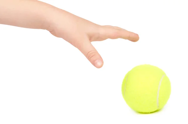 Niño mantenga la pelota de tenis en la mano, aislado sobre fondo blanco — Foto de Stock