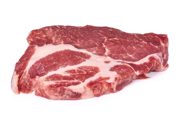 Bife fresco de carne crua isolado em fundo branco, fazenda orgânica — Fotografia de Stock