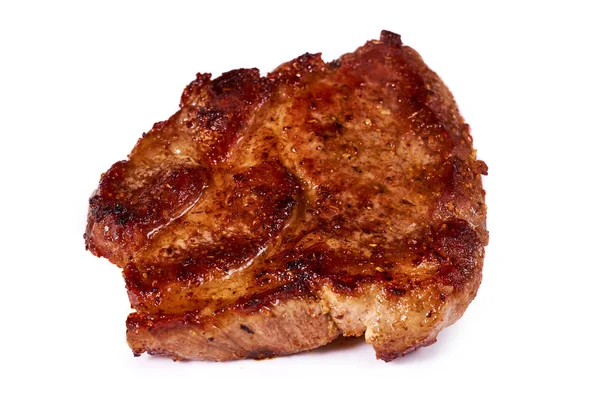 Steak vom Grill mit Gewürzen. isoliert auf weißem Hintergrund — Stockfoto