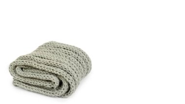 Beyaz arka plan üzerinde izole sıcak kış giysileri. Satış ve satın almak. kopyalama alanı şablonu