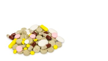 Hızlı bir iyileşme için ilaç ayarla ve yaşam sürdürmek. Beyaz arka plan üzerinde izole, kopyalama alanı şablonu