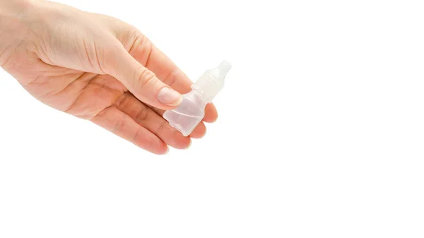 Mão mulher segurando frasco de remédio branco. Isolado em fundo branco. espaço de cópia, modelo . — Fotografia de Stock