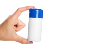 Boş şişe için el izole üzerinde beyaz arka plan hap. kopyalama alanı şablonu