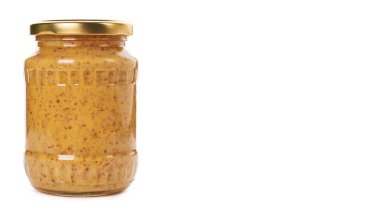 ev yapımı hardal beyaz arka plan üzerinde izole cam şişede. kopyalama alanı şablonu