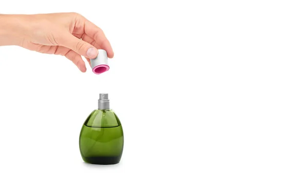 Weibliche Hand mit Parfümflasche. isoliert auf weißem Hintergrund. Kopierraum, Vorlage — Stockfoto