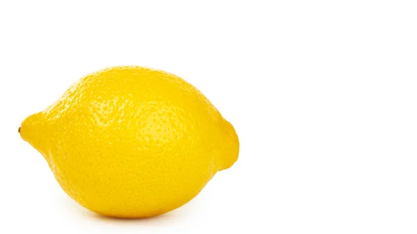 Citron jaune vitamine. Isolé sur fond blanc. espace de copie, modèle — Photo