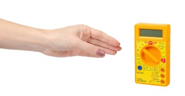 Sarı plastik çoklu metre, elektrikli test aleti. Beyazda izole edilmiş.