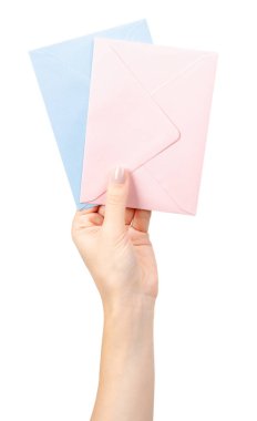 Posta için kağıt zarf, posta için mektup. Beyazda izole edilmiş.