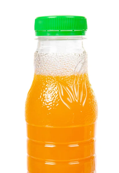 Orangensaft in kleinen Plastikflaschen für Kinder. Gesundes Getränk. — Stockfoto