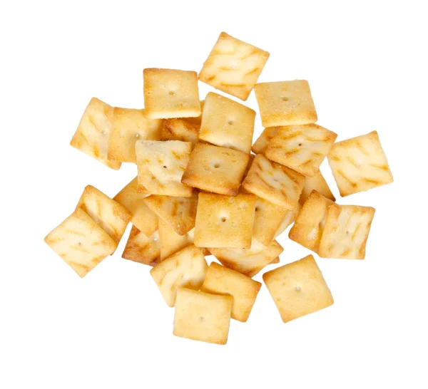 Mini cracker quadrati salati, snack food. Isolato su bianco . — Foto Stock