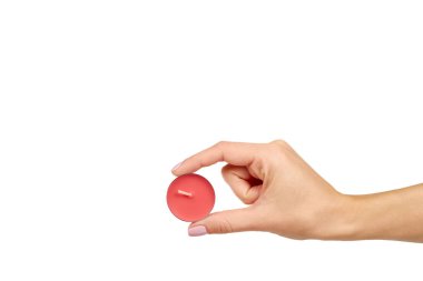 Yuvarlak renkli çay mumu. Küçük mum ışığı, dekorasyon..