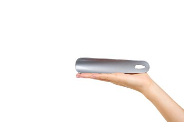 Plastik gri ayakkabı kaşığı. Kundura ayaklı aksesuar.