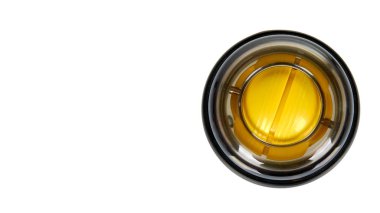 Sarı plastik jimnastik topu. Bilek için egzersiz aletleri. Spor aracı.