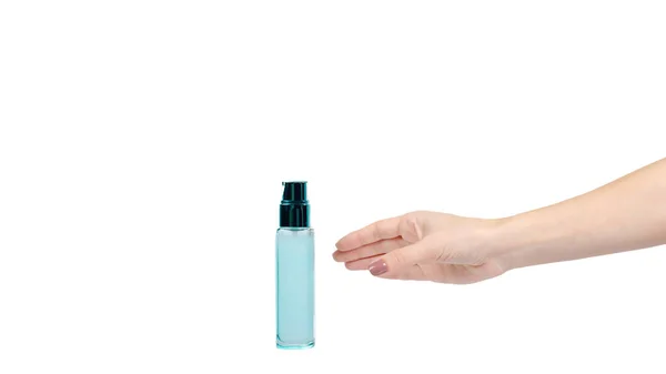 Hand Mit Gesichtscreme Glasflasche Mit Spender Blauer Container Isoliert Auf — Stockfoto