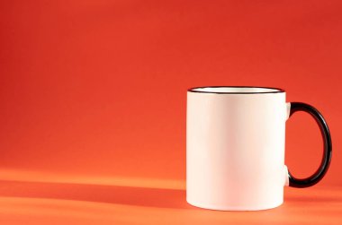 Arka planda kahve fincanı. Çay fincanı.