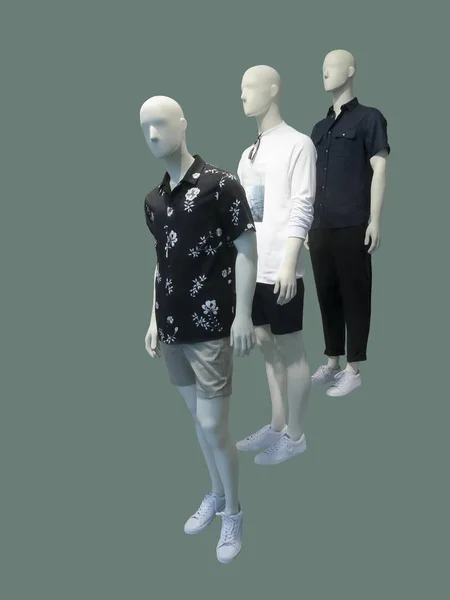 Maniquíes de tres hombres . —  Fotos de Stock