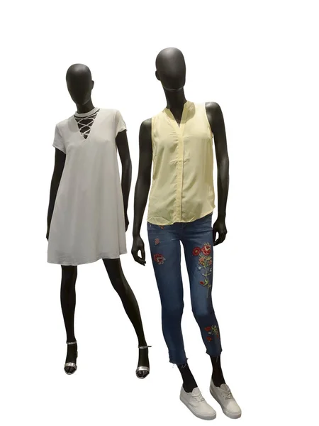 İki tam uzunlukta kadın mankenler.