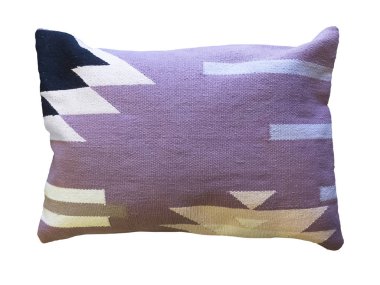 Geometrik desenli dekoratif yastık.