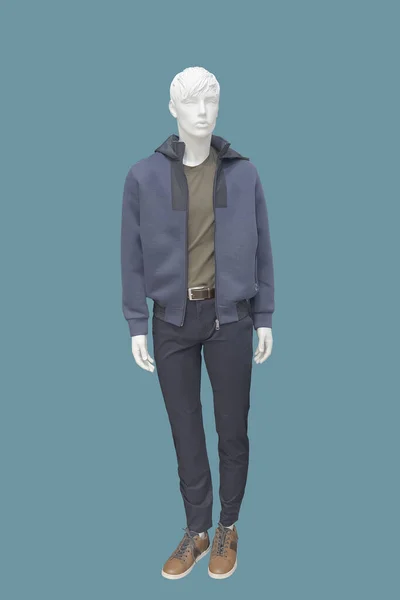 全长的男性人体模特 身穿夹克 蓝色背景隔离 没有商标名称或版权对象 — 图库照片