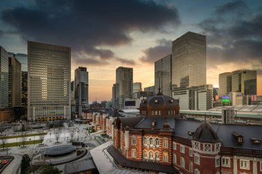 Tokyo istasyonu, Japonya manzarası