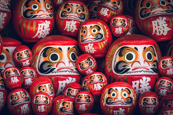 Geleneksel Japon bebeklerini kapat, Daruma.