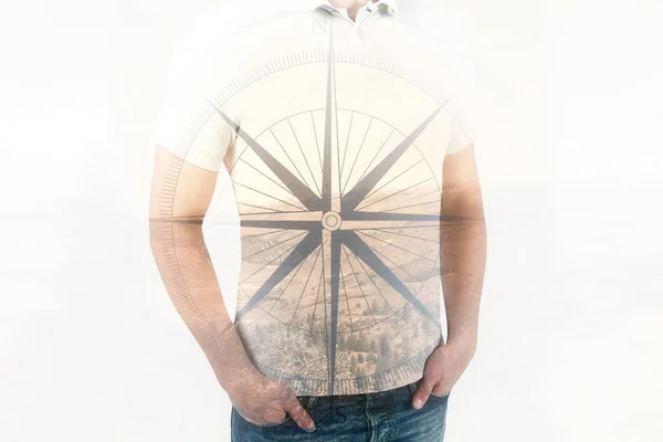Mann mit Kompass — Stockfoto